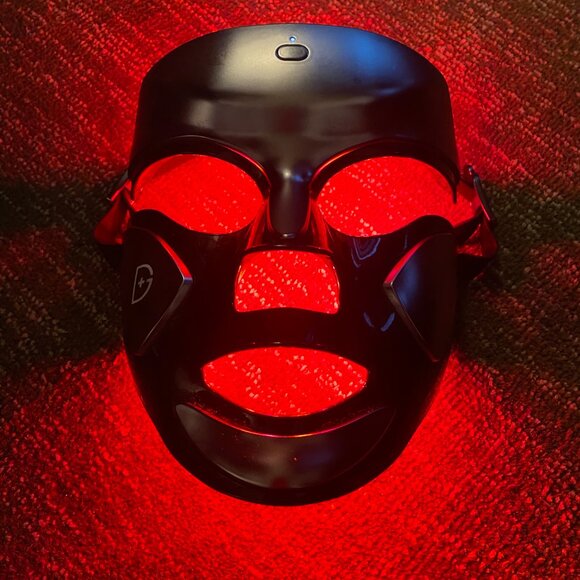 Dr. Dennis Gross LED Mask - Picture 2 of 4